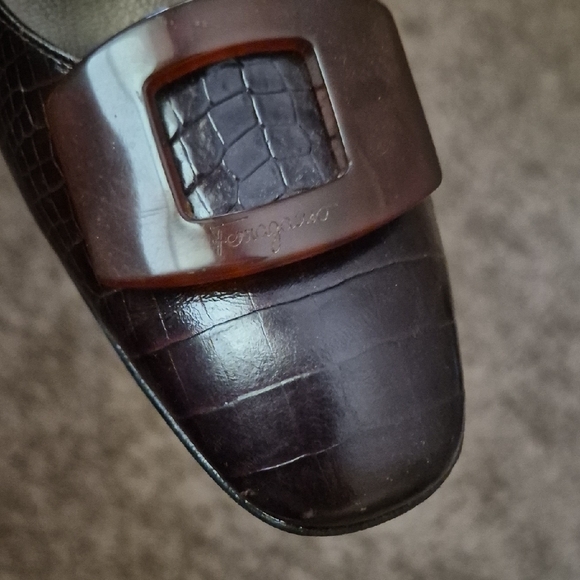 Salvatore Ferragamo Women's Black and Brown Loafers - Picture 4 of 9